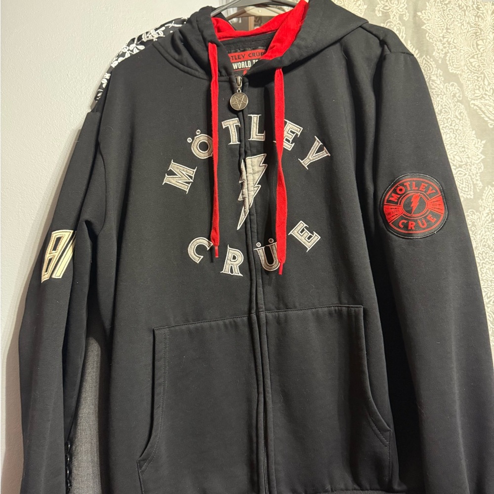 Unisex!  Motley Crue Concert Black Zip up Hoodie!  Like New!!!